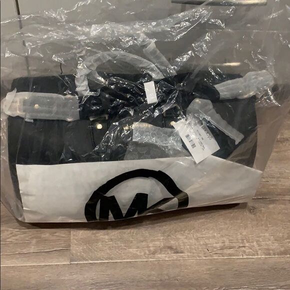 🎉Last one left🎉 Jet set larger MK logo print bag - Picture 10 of 14